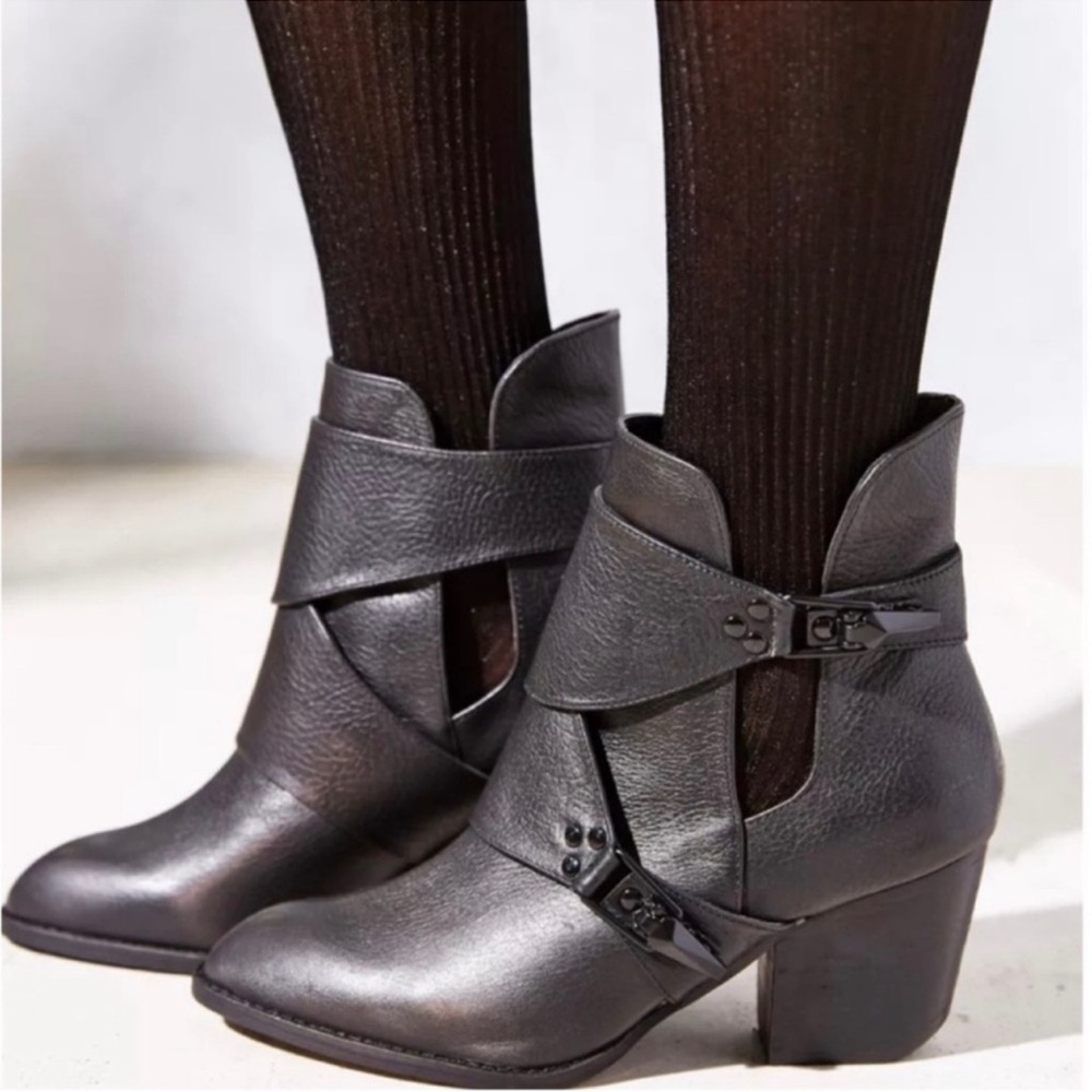 Shellys London Women's Burell Black Heeled Leather Moto Buckle Moto Boots Sz 8.5
